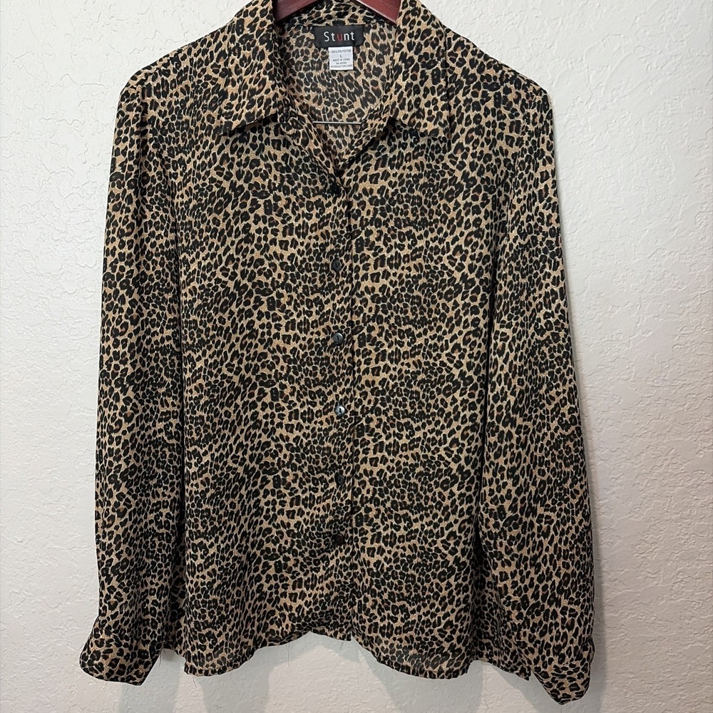 Women's‎ Stunt Cheetah Leopard Print Size Large, Long Sleeve Button Up